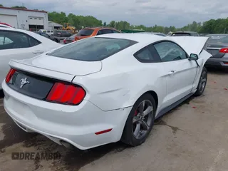 2016 Ford Mustang V6 z VIN 1FA6P8AMXG5292619, wystawiony jako IAAI lot #42088066 z przebiegiem 101 905 mil mil oraz . Historia ofert i sprzedaży dostępna na DreamBid. Obrazek 4.