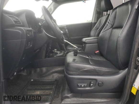 2020 Toyota 4Runner SR5 with VIN JTEBU5JR1L5806679, listed as a Copart auction lot 59961805 with 82,827 mi miles and Salvage title. Bid and sale history available at DreamBid. Image 7.