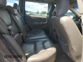 2005 Volvo XC70 z VIN YV1SZ592451199744, wystawiony jako Copart lot #56257095 z przebiegiem 193 139 mil mil oraz Czysty tytuł • Clean title. Historia ofert i sprzedaży dostępna na DreamBid. Obrazek 11.