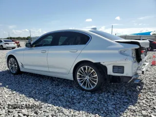 2023 BMW 5 Series 530i z VIN WBA53BH08PCL91059, wystawiony jako Copart lot #54040345 z przebiegiem 7 451 mil mil oraz Szkoda całkowita • Salvage title. Historia ofert i sprzedaży dostępna na DreamBid. Obrazek 2.