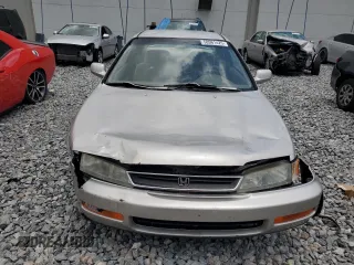 1997 Honda Accord LX with VIN 1HGCD7230VA027915, listed as a Copart auction lot 58961425 with 200,814 mi miles and Salvage title. Bid and sale history available at DreamBid. Image 5.