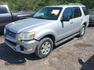 2010 Ford Explorer XLT with VIN 1FMEU6DE8AUA12017, listed as a IAAI auction lot 41990981 with 165,030 mi miles. Bid and sale history available at carsss.com. Image 2.