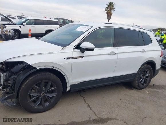 2023 Volkswagen Tiguan SE with VIN 3VV3B7AX3PM071438, listed as a IAAI auction lot 41678623 with 4,775 mi miles. Bid and sale history available at carsss.com. Image 15.