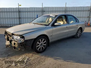 2004 Volvo S80 with VIN YV1TS59H741369185, listed as a Copart auction lot 70324584 with 166,943 mi miles and Salvage Title. Bid and sale history available at carsss.com. Image 1.
