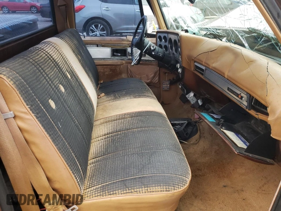 1980 GMC Sonoma z VIN TCL14AS503471, wystawiony jako Copart lot #49612065 z przebiegiem 7028 mil mil oraz Szkody całkowita. Historia ofert i sprzedaży dostępna na DreamBid. Obrazek 7.