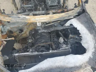 2023 Chevrolet Suburban LT z VIN 1GNSKCKD4PR201563, wystawiony jako Copart lot #81690654 z przebiegiem Nie podano mil oraz Szkoda całkowita • Salvage title. Historia ofert i sprzedaży dostępna na DreamBid. Obrazek 13.