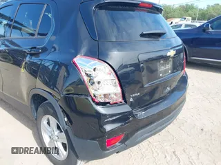 2020 Chevrolet Trax LS with VIN KL7CJKSB7LB086840, listed as a IAAI auction lot 41911240 with 36,894 mi miles. Bid and sale history available at carsss.com. Image 6.