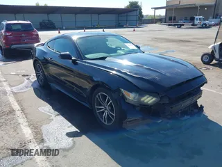 2015 Ford Mustang EcoBoost z VIN 1FA6P8TH4F5377048, wystawiony jako IAAI lot #42234256 z przebiegiem 160 455 mil mil oraz . Historia ofert i sprzedaży dostępna na DreamBid. Obrazek 1.