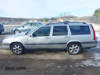 2000 Volvo V70 with VIN YV1LZ56D7Y2712994, listed as a IAAI auction lot 41642717 with 261,138 mi miles. Bid and sale history available at carsss.com. Image 14.