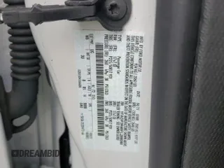 2015 Ford Focus Electric z VIN 1FADP3R46FL288088, wystawiony jako Copart lot #51020475 z przebiegiem 64 928 mil mil oraz Czysty tytuł • Clean title. Historia ofert i sprzedaży dostępna na DreamBid. Obrazek 12.