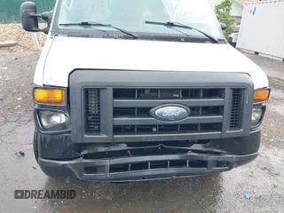 2014 Ford Econoline Cargo Commercial z VIN 1FTNE1EW2EDA90777, wystawiony jako IAAI lot #42347574 z przebiegiem 94 268 mil mil oraz . Historia ofert i sprzedaży dostępna na DreamBid. Obrazek 17.
