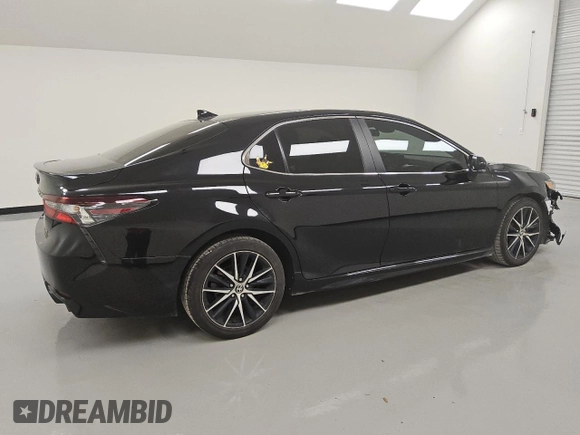 2022 Toyota Camry SE with VIN 4T1G11AK2NU698835, listed as a Copart auction lot 53816855 with 61,183 mi miles and Clean Title. Bid and sale history available at DreamBid. Image 3.