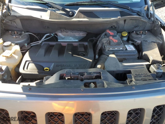 2014 Jeep Patriot Latitude with VIN 1C4NJRFB1ED509028, listed as a Copart auction lot 49739925 with 163,506 mi miles and Clean Title. Bid and sale history available at carsss.com. Image 12.