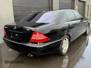2001 Mercedes-Benz S-Class 6.0L with VIN WDBNG78J61A166847, listed as a Copart auction lot 47702305 with 111,103 mi miles and Salvage Title. Bid and sale history available at carsss.com. Image 4.