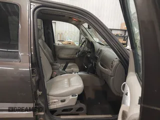 2006 Jeep Liberty Limited z VIN 1J4GL58K56W290180, wystawiony jako IAAI lot #42359344 z przebiegiem 171 635 mil mil oraz . Historia ofert i sprzedaży dostępna na DreamBid. Obrazek 5.