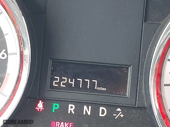 2018 Dodge Grand Caravan SXT with VIN 2C4RDGCG1JR299843, listed as a IAAI auction lot 41510261 with 224,777 mi miles. Bid and sale history available at carsss.com. Image 15.
