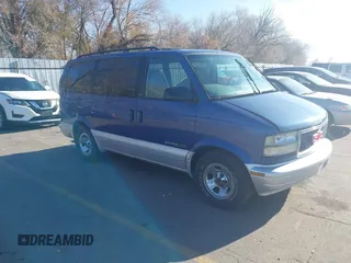 1996 GMC Safari with VIN 1GKEL19W0TB518584, listed as a IAAI auction lot 40995319 with 174,397 mi miles. Bid and sale history available at carsss.com. Image 1.