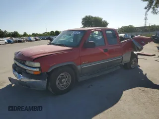 2000 Chevrolet Silverado 1500 LS with VIN 2GCEC19V4Y1223109, listed as a Copart auction lot 53562275 with 180,352 mi miles and Salvage Title. Bid and sale history available at carsss.com. Image 1.