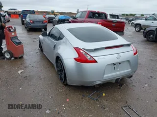 2010 Nissan 370Z Touring z VIN JN1AZ4EH9AM503264, wystawiony jako IAAI lot #42180901 z przebiegiem Nie podano mil oraz . Historia ofert i sprzedaży dostępna na DreamBid. Obrazek 3.