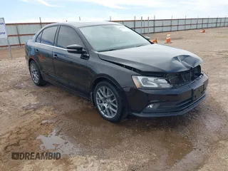 2015 Volkswagen Jetta SE z VIN 3VWD07AJ4FM255769, wystawiony jako IAAI lot #41813206 z przebiegiem 135 569 mil mil oraz . Historia ofert i sprzedaży dostępna na DreamBid. Obrazek 1.
