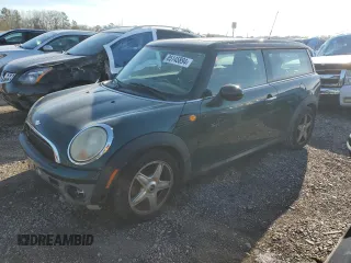 2010 MINI Clubman z VIN WMWML3C52ATX37635, wystawiony jako Copart lot #85145894 z przebiegiem 113 613 mil mil oraz Szkoda całkowita • Salvage title. Historia ofert i sprzedaży dostępna na DreamBid. Obrazek 1.