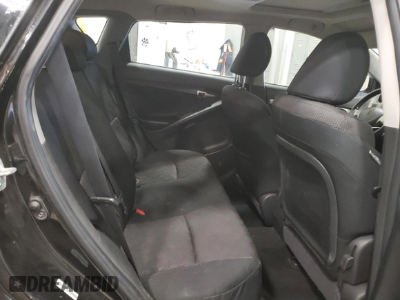 2009 Pontiac Vibe with VIN 5Y2SM670X9Z420525, listed as a Copart auction lot 52820335 with 213,412 mi miles and Non Repairable. Bid and sale history available at carsss.com. Image 11.