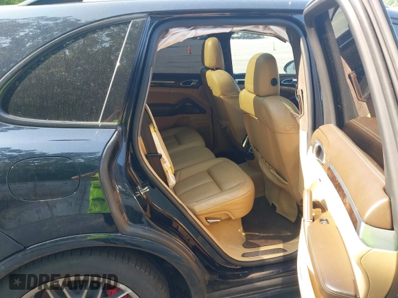 2016 Porsche Cayenne GTS с VIN WP1AD2A24GLA76719, выставлен на аукционе IAAI как лот 42487658 с пробегом 85 872 миль миль и . История ставок и продаж доступна на DreamBid. Изображение 8.