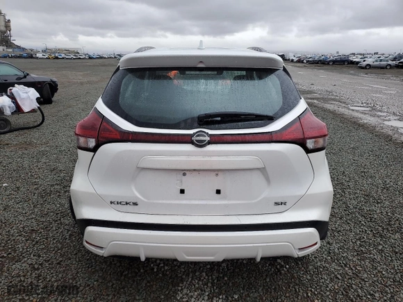 2022 Nissan Kicks SR with VIN 3N1CP5DV4NL502681, listed as a Copart auction lot 45233195 with 36,924 mi miles and Salvage Title. Bid and sale history available at carsss.com. Image 6.