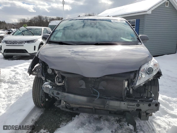 2019 Toyota Sienna XLE with VIN 5TDDZ3DC0KS226214, listed as a Copart auction lot 44157385 with 86,701 mi miles and Salvage Title. Bid and sale history available at carsss.com. Image 5.