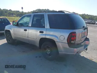 2006 Chevrolet TrailBlazer LS with VIN 1GNDT13S762231896, listed as a IAAI auction lot 40548299 with 229,861 mi miles and . Bid and sale history available at DreamBid. Image 3.
