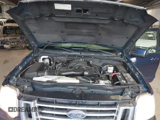2006 Ford Explorer Eddie Bauer z VIN 1FMEU748X6UB09159, wystawiony jako IAAI lot #41951982 z przebiegiem 209 730 mil mil oraz . Historia ofert i sprzedaży dostępna na DreamBid. Obrazek 10.