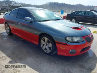 2005 Pontiac GTO with VIN 6G2VX12UX5L407635, listed as a IAAI auction lot 41768211 with 82,365 mi miles. Bid and sale history available at carsss.com. Image 1.