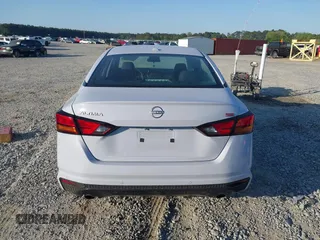 2025 Nissan Altima SR with VIN 1N4BL4CV7SN354284, listed as a IAAI auction lot 42067312 with 15,000 mi miles and . Bid and sale history available at DreamBid. Image 16.