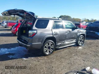 2018 Toyota 4Runner SR5 with VIN JTEBU5JR7J5543336, listed as a IAAI auction lot 41028397 with 157,997 mi miles and . Bid and sale history available at carsss.com. Image 4.