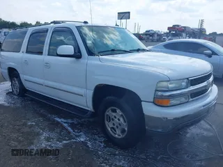 2004 Chevrolet Suburban LT with VIN 1GNEC16Z94J104406, listed as a IAAI auction lot 40114761 with 243,468 mi miles. Bid and sale history available at carsss.com. Image 1.
