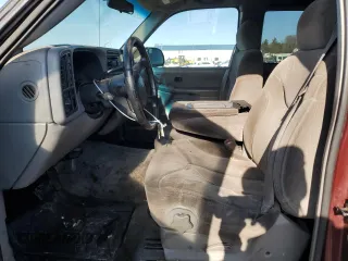 2000 GMC New Sierra 1500 SLE with VIN 1GTEK19V9YE210745, listed as a Copart auction lot 82035454 with 250,248 mi miles and Salvage Title. Bid and sale history available at carsss.com. Image 7.