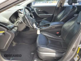 2013 Hyundai Azera z VIN KMHFG4JG9DA254147, wystawiony jako Copart lot #64744425 z przebiegiem 173 015 mil mil oraz Szkoda całkowita • Salvage title. Historia ofert i sprzedaży dostępna na DreamBid. Obrazek 7.