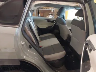 2022 Toyota RAV4 Hybrid XLE with VIN 2T3RWRFV1NW133432, listed as a IAAI auction lot 41561305 with 35,042 mi miles. Bid and sale history available at carsss.com. Image 8.