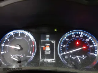2014 Toyota Highlander XLE with VIN 5TDJKRFH1ES025381, listed as a IAAI auction lot 41494104 with 187,588 mi miles. Bid and sale history available at carsss.com. Image 7.