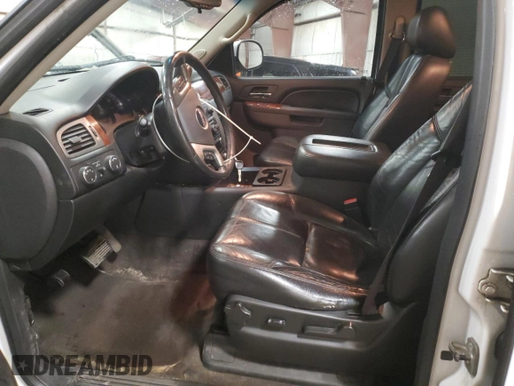 2011 GMC Yukon XL SLT with VIN 1GKS2KE32BR286468, listed as a Copart auction lot 50509415 with 271,634 mi miles and Clean Title. Bid and sale history available at carsss.com. Image 7.