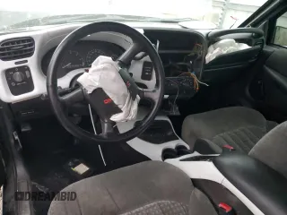 2002 GMC Sonoma SL Fleet z VIN 1GTCS19W828229163, wystawiony jako Copart lot #47082535 z przebiegiem 289 304 mil mil oraz Szkoda całkowita • Salvage title. Historia ofert i sprzedaży dostępna na DreamBid. Obrazek 8.