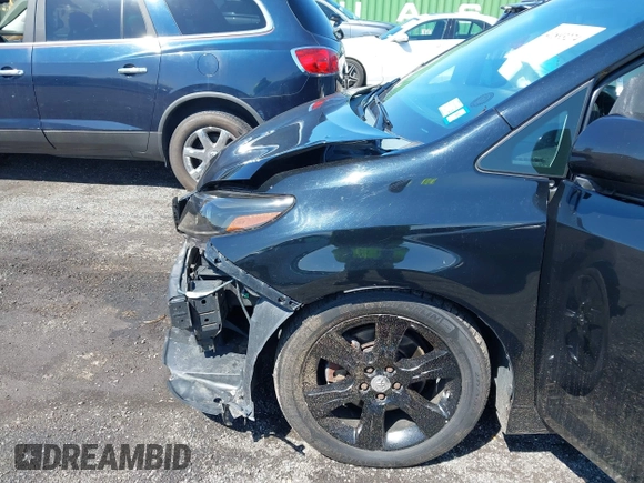 2015 Toyota Sienna SE with VIN 5TDXK3DC4FS581586, listed as a IAAI auction lot 41893274 with 263,577 mi miles. Bid and sale history available at carsss.com. Image 18.