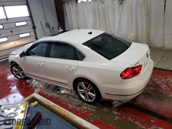 2015 Volkswagen Passat Sport с VIN 1VWBT7A31FC050086, выставлен на аукционе Copart как лот 88990155 с пробегом 140 338 миль миль и Списание • Salvage title. История ставок и продаж доступна на DreamBid. Изображение 2.