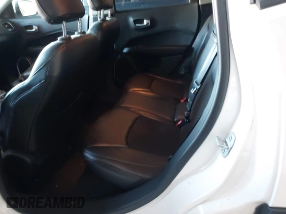 2018 Jeep Compass Altitude with VIN 3C4NJDBB4JT395992, listed as a IAAI auction lot 41318649 with 88,887 mi miles and . Bid and sale history available at carsss.com. Image 8.