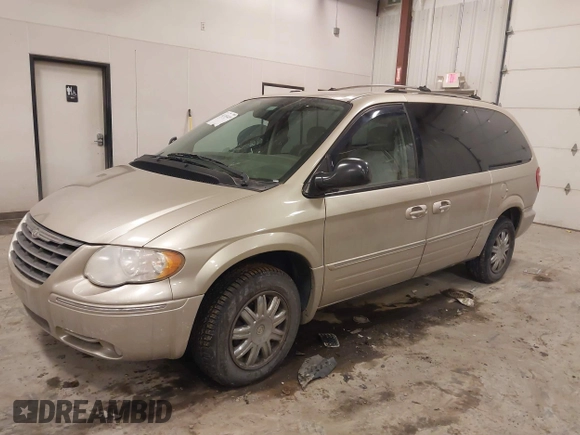 2006 Chrysler Town & Country LWB Limited with VIN 2A8GP64L26R640347, listed as a IAAI auction lot 41353419 with 160,220 mi miles. Bid and sale history available at carsss.com. Image 2.