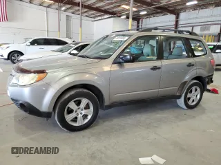 2011 Subaru Forester X z VIN JF2SHBBCXBH706760, wystawiony jako Copart lot #60018265 z przebiegiem 98 421 mil mil oraz Szkoda całkowita • Salvage title. Historia ofert i sprzedaży dostępna na DreamBid. Obrazek 1.