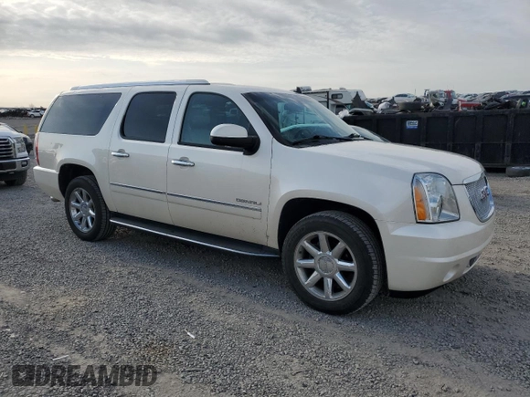 2013 GMC Yukon XL Denali with VIN 1GKS2MEF7DR184916, listed as a Copart auction lot 52392445 with 83,072 mi miles and Salvage Title. Bid and sale history available at DreamBid. Image 4.
