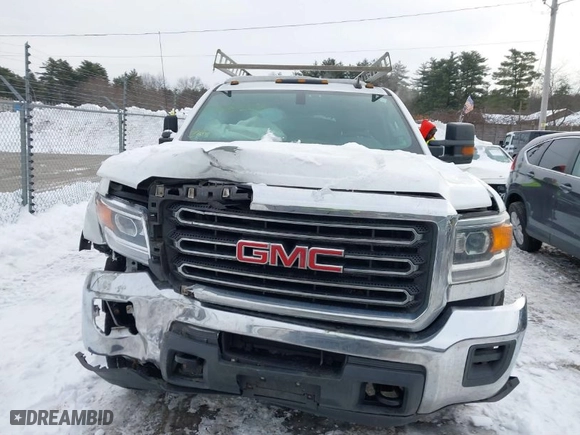 2019 GMC Sierra 2500HD with VIN 2GT22NEG8K1165033, listed as a IAAI auction lot 41536709 with NaN miles. Bid and sale history available at carsss.com. Image 12.