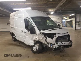 2024 Ford Transit Cargo with VIN 1FTBR1X86RKA81698, listed as a Copart auction lot 42611405 with 13,736 mi miles and Clean Title. Bid and sale history available at carsss.com. Image 4.