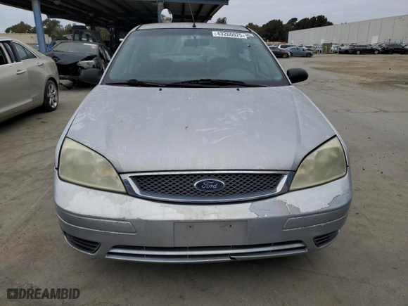 2005 Ford Focus S with VIN 1FAFP34N85W133709, listed as a Copart auction lot 43260825 with NaN miles and Clean Title. Bid and sale history available at carsss.com. Image 5.